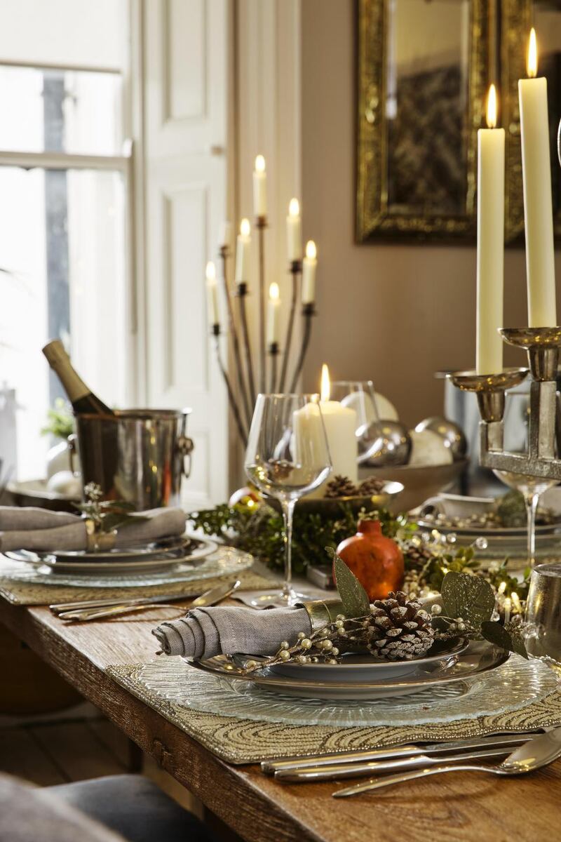 Christmas table settings