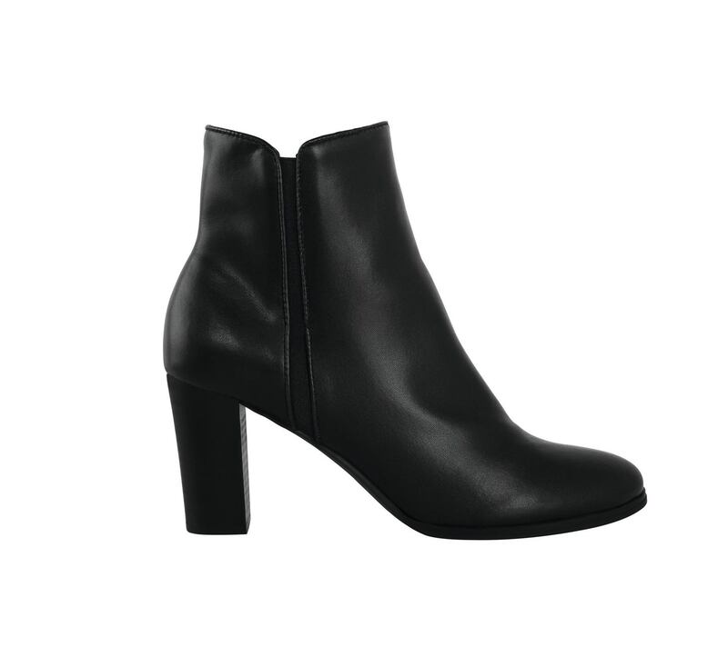 Black boots, €29.99
