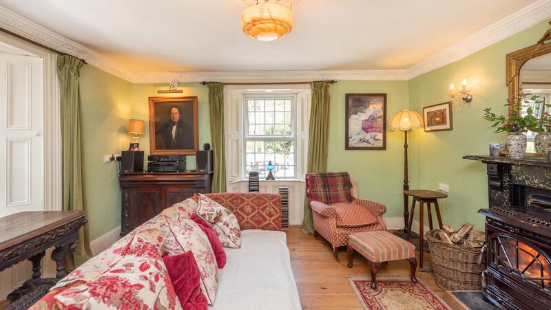 Dual-aspect livingroom