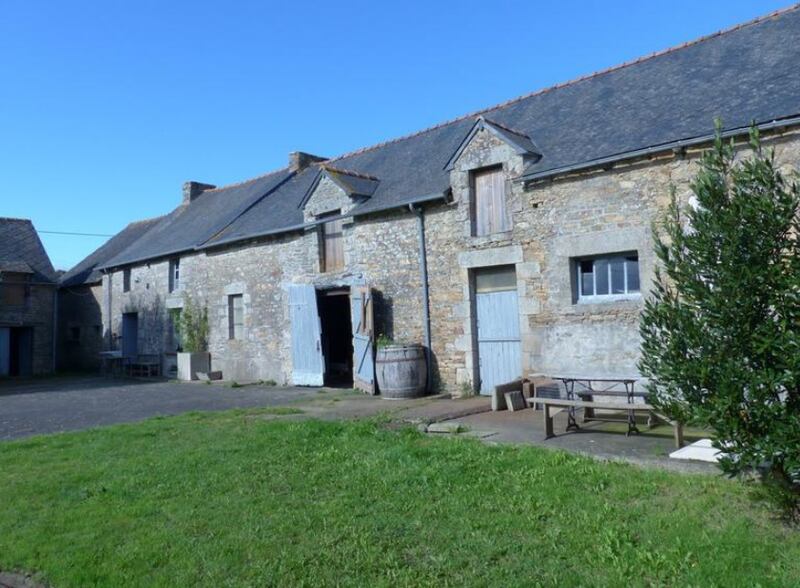 Family-estate potential in Le Mené, Côtes-d’Armor