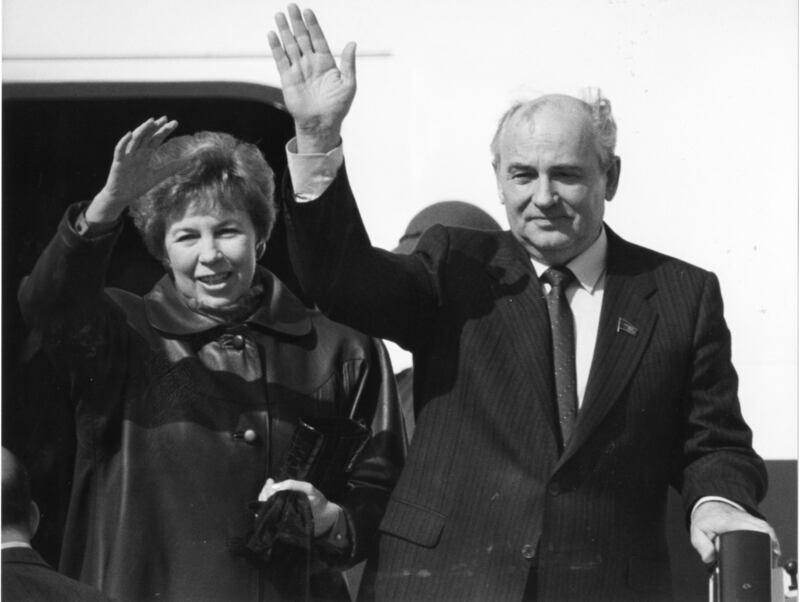 A farewell wave from Mikhail Gorbachev and his wife Raisa after meeting then-taoiseach  Charles Haughey at Shannon Airport. 
