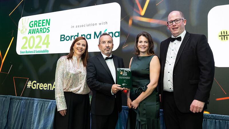 Paul Fitzpatrick, manager, ESB Smart Energy Services at ESB’s Smart Energy Service, presents the green large organisation of the year (1,000+ employees) award to Tirlán team