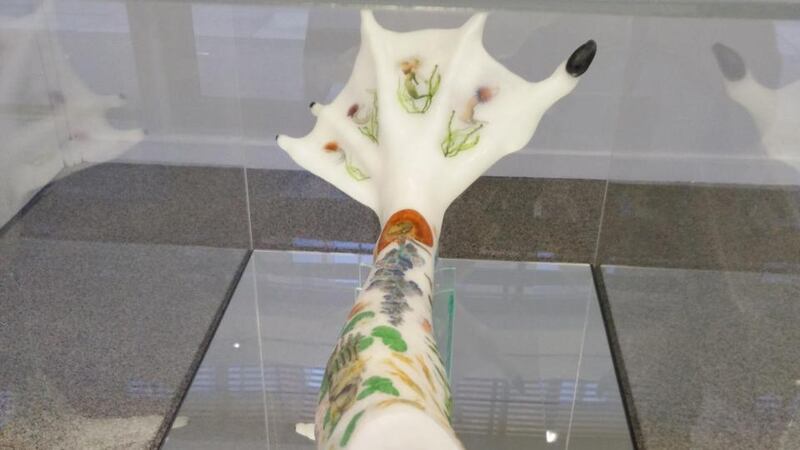 Siobhan McGibbon’s ‘Xenothon, Artefact: Xenothorpian leg’ (2017) at The Lab  imagines a future in which humans have adapted, bio-engineered, shaped and perfected our bodies to suit both fashion and the changing environment