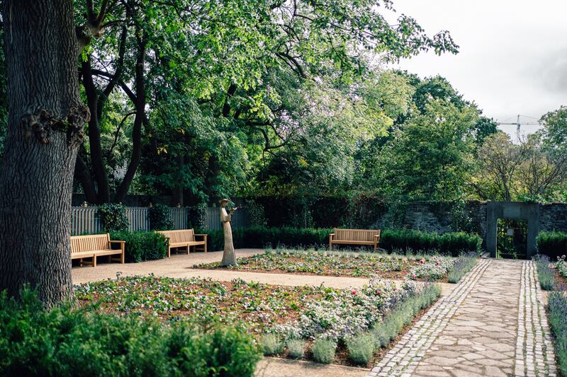 MoLI Readers’ Garden