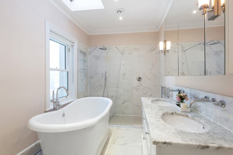 17 St John’s Road, Dublin 4: family bathroom