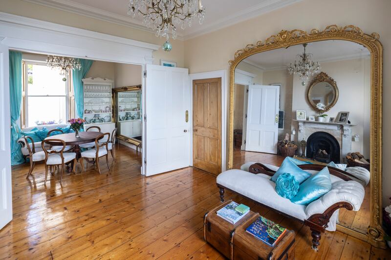 Drawingroom and diningroom