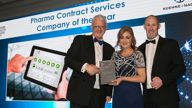 Matt Moran, Director, BioPharmaChem, presents the Pharma Contract Services Company of the Year award to Leonor O’Brien & Ciaran McGowan, Pharmapod