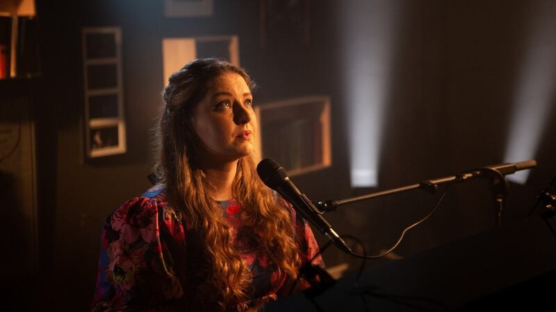 Anna Mullarkey in Cumasc: Seisiúin sa Black Gate