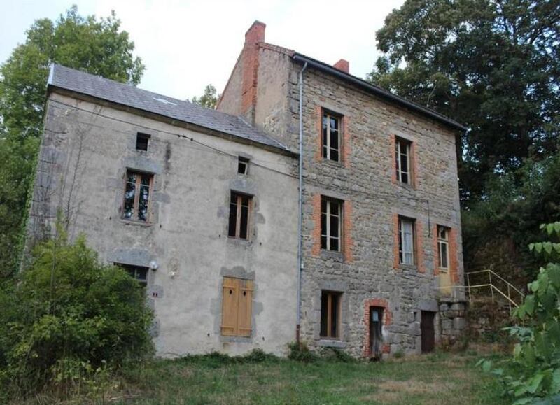 €45,000: adjoining houses near the village of Sermur