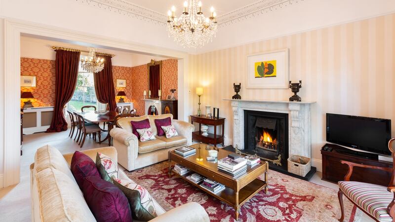 Interconnecting reception rooms.