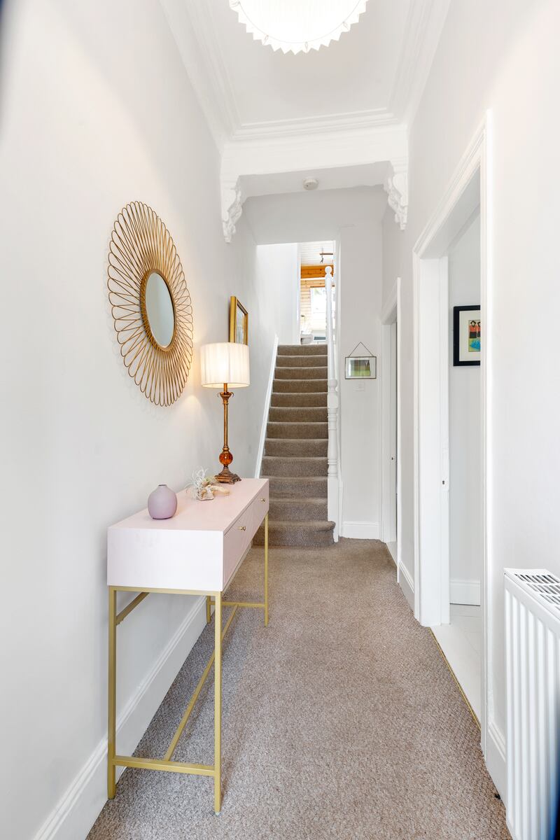 3 Zuma Terrace: entrance hall with period features.