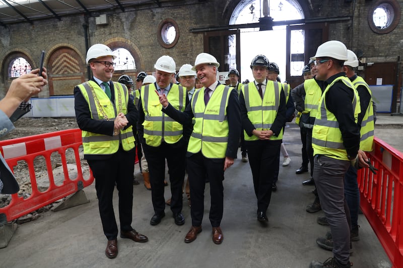 Lord Mayor of Dublin, Councillor Ray McAdam, DCC Chief Executive Richard Shakespeare, Minister Paschal Donohoe and Minister James Browne at the Fruit and Vegetable Market, Mary’s Lane, Dublin 7. Photo: Bryan O’Brien 