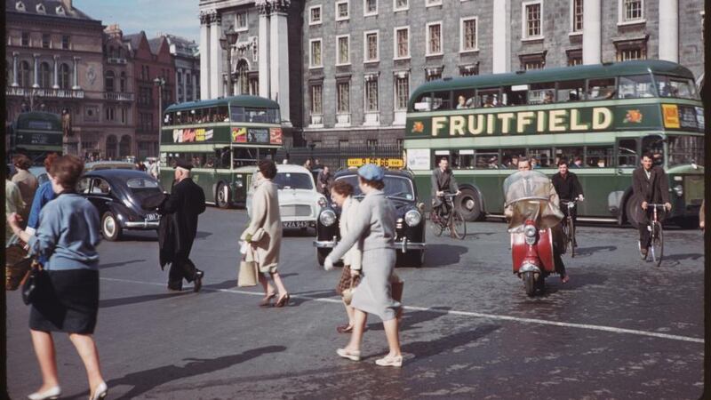 Dublin’s College Green on June 7th, 1961 at 5.15pm. Photograph: Charles Cushman: From the University of Indiana Collection