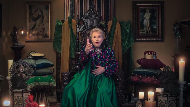 Mucho Mucho Amor: The Legend of Walter Mercado