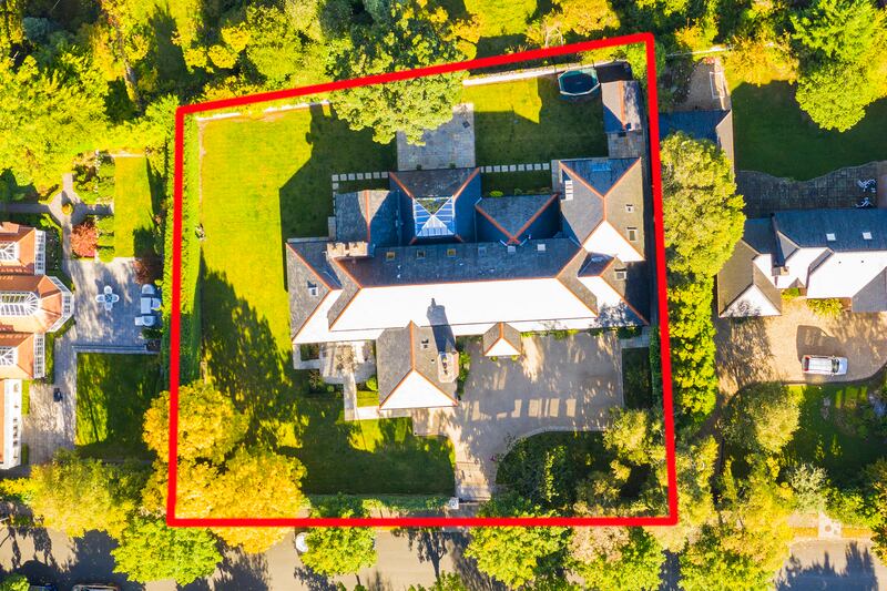 The property sits on a plot of land 0.4 of an  acre in size.