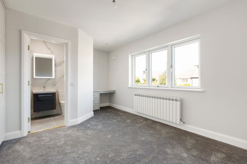 34B Windsor Park: Principal bedroom and en suite