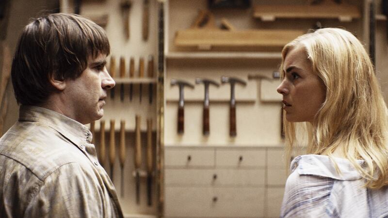 Kevin Janssens and Hannah Hoekstra in Patrick