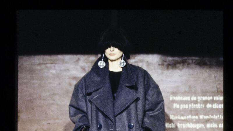 Model walks Martin Margiela’s Fall 2000 RTW (pret a porter) Runway collection. Photograph: Guy Marineau/ Condé Nast
