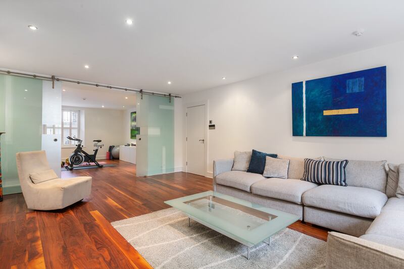 Basement livingroom/gym