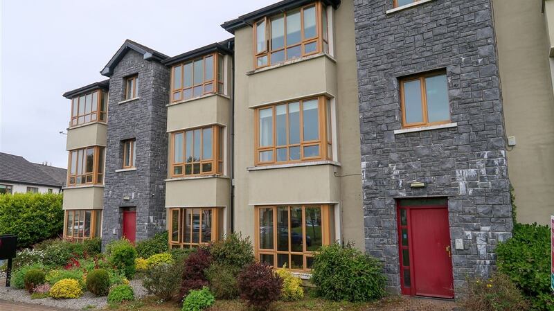 Moran Auctioneers is seeking € 145,000 for apartment 39 at the Dunbeag scheme in Castlebar.