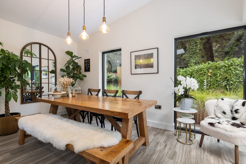 Kitchen and diningroom