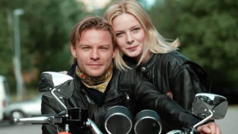 Rebecca Ferguson as Anna Gripenhielm with Kim Sulocki as Hugo Karlsson in the Swedish TV series Nya Tider  in 1999.