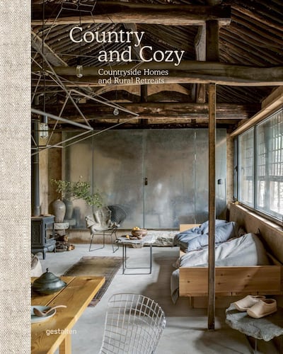 Country and Cozy: Countryside Homes and Rural Retreats by Robert Klanten