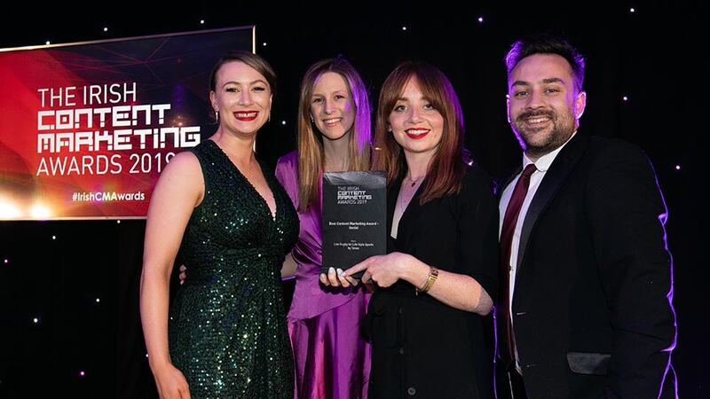 Niamh Keenan, Senior Content Marketing Executive, Cpl presents the Best Content Marketing Award - Social to Meagan Hyland, Caroline Kelly & Seán Earley, Teneo