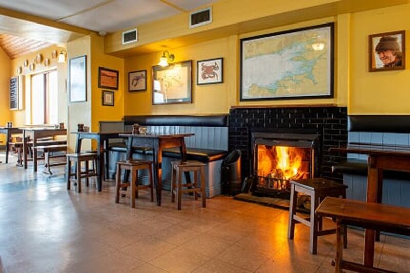 Linnane's Lobster Bar is just a stone’s throw from Mount Vernon