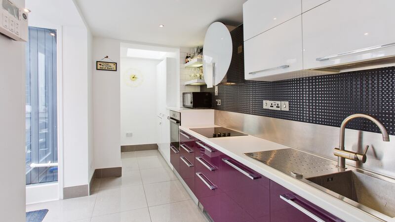 11 Belmont Park, Donnybrook