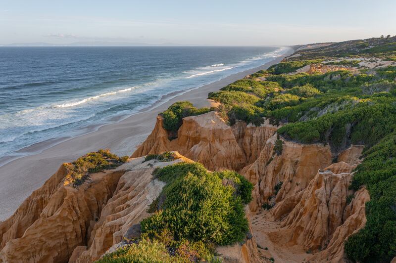 Nearby Praia do Pinheirinho beach 