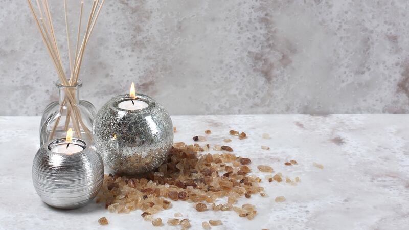 Staron is a large, pliable surface that can   provide a  seamless surface to your splashback finish.  It comes in all manner of soft neutral shades, such as this Ocean View.