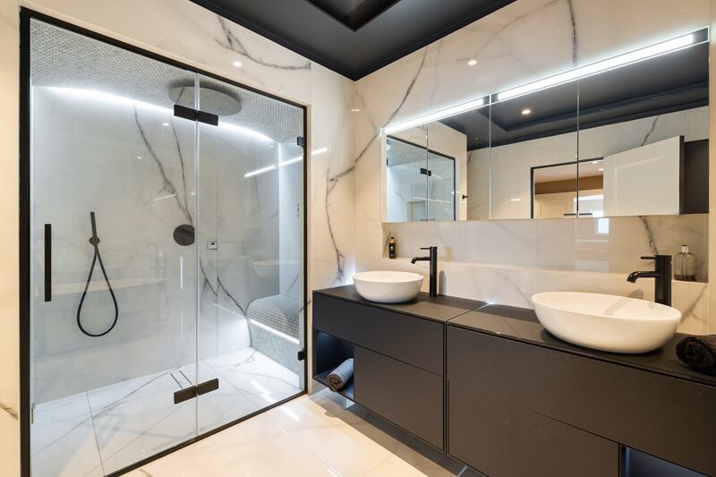 Shower/steam room in the main bedroom en-suite