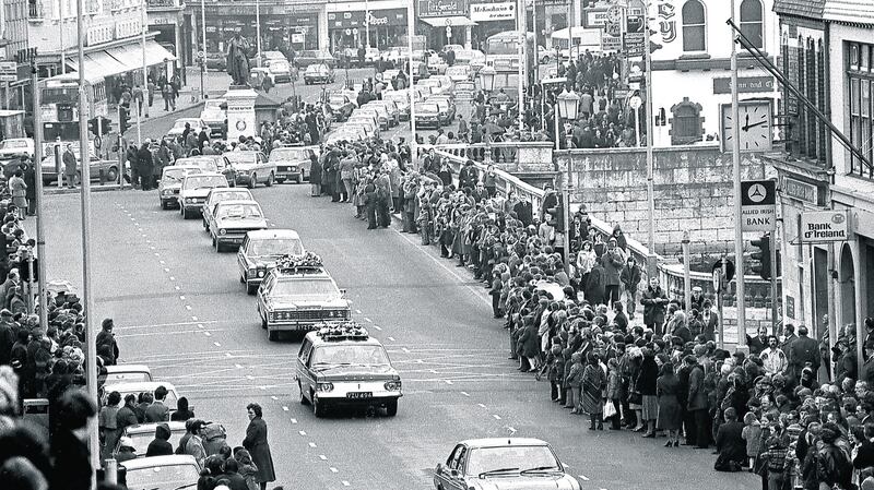 Christy Ring’s funeral passing over  Patrick’s Bridge in 1979. Photograph courtesy of  the Irish Examiner