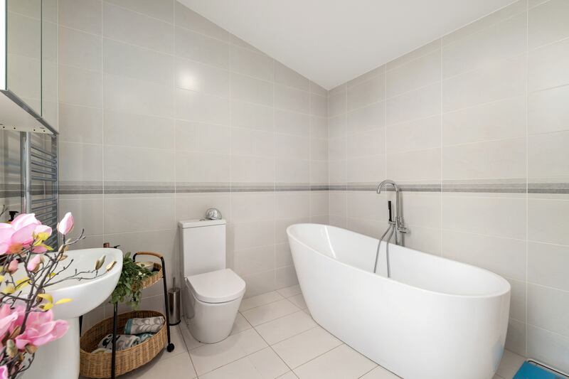 En suite of bedroom 4 