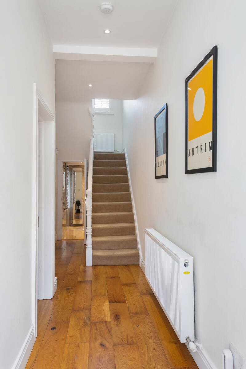 Hallway. Photographer: Keith Owens