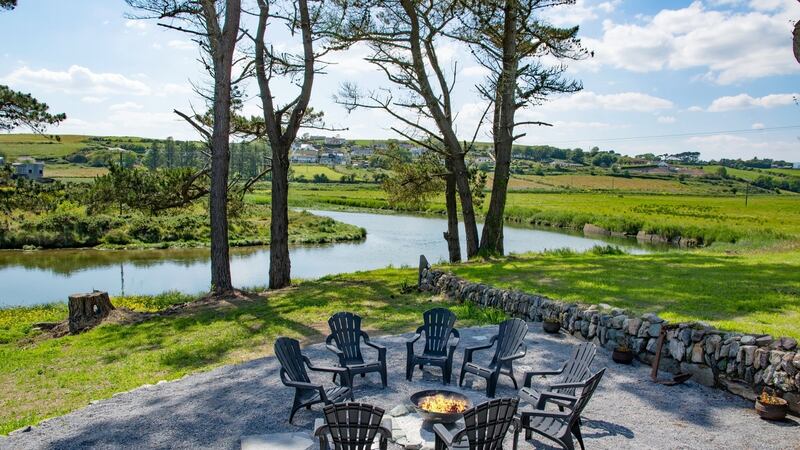 Riverbend is a very modern beach bungalow with views of the Mahon estuary in Co Waterford