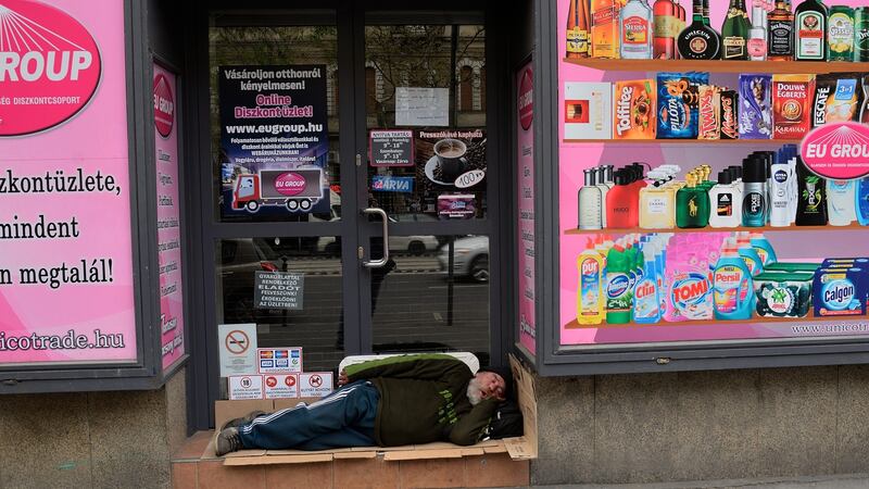 Hungarian police can now issue warnings to people sleeping rough. After three cautions, the homeless person is taken into custody.