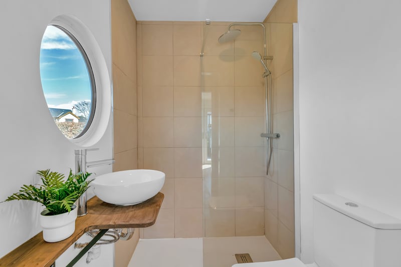 Pod shower room
