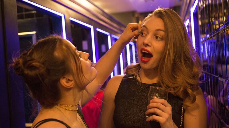 RTÉ publicity shot from ‘Can’t Cope, Won’t Cope’ by Stefanie Preissner. Danielle (Nika McGuigan) applies make-up to Aisling (Séana Kerslake)