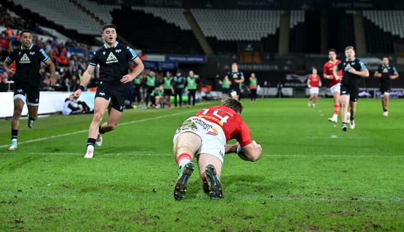 Seán O’Brien scores his team's third try in Ospreys vs Munster. Photograph: Ashley Crowden/Inpho