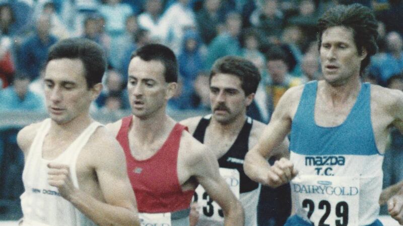 Richard Mulligan (centre) running alongside Marcus O’Sullivan and John Walker at the Cork City Sports