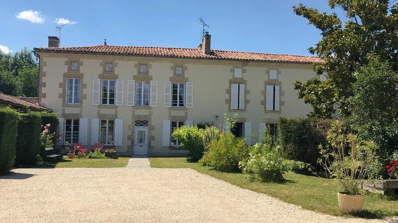 A small tributary of the river Boutonne runs along the edge of the property in Poitou-Charentes.
