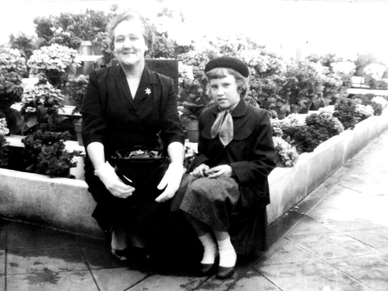 Jessie Lendennie as a child with her mother