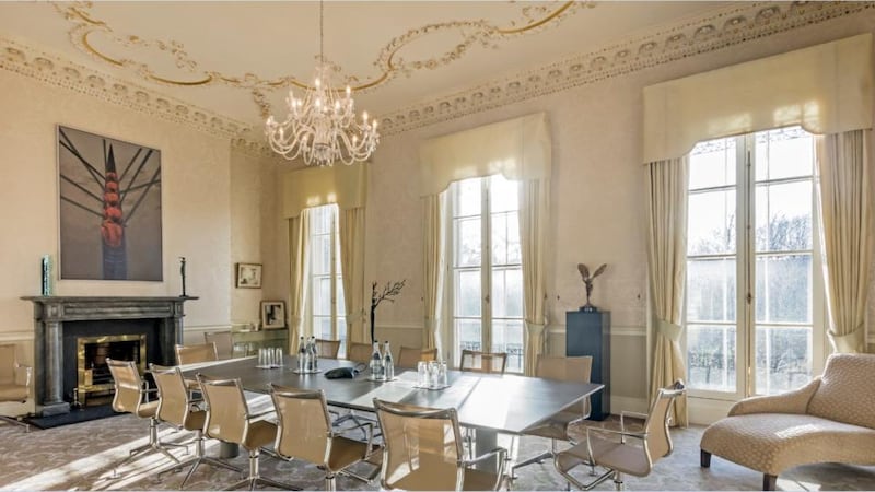 The house retains many  original period features including crystal light fittings,  sliding sash windows, fireplaces, gold leaf stucco work and ceiling cornices