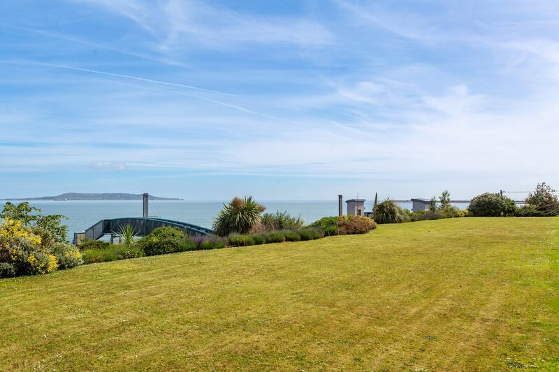 Green area on Ardenza Terrace and private footbridge to beach