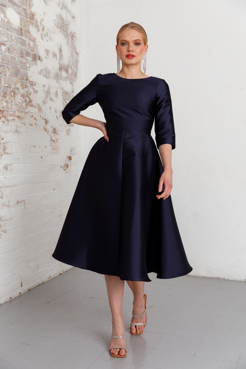 Navy midi dress with fitted bodice in silk mikado €495