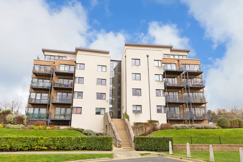 69 The Crescent, Carrickmines Manor, Dublin 18