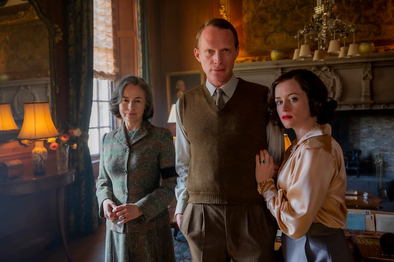 Yvonne McPherson (Amanda Drew), Ian Campbell and Margaret. Photograph: Alan Peebles
