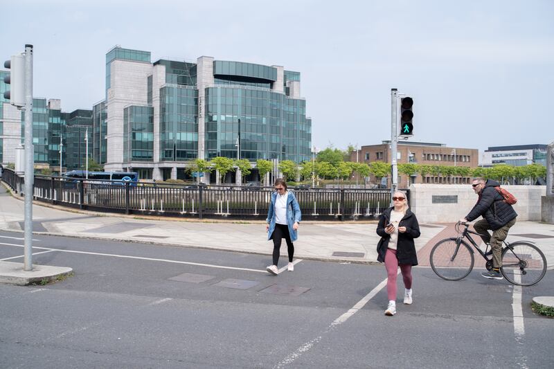 The Dutch system involves cyclists giving way to pedestrians at mini zebra crossings when the cyclist is making a turn